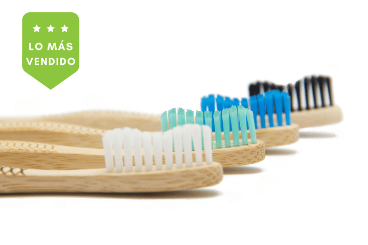 Pack 4 adult toothbrushes - White, Black, Blue and Emerald